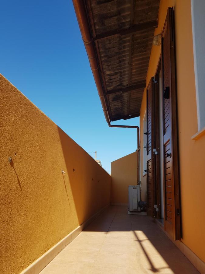 Casa Vacanza Tommy Pabillonis Esterno foto