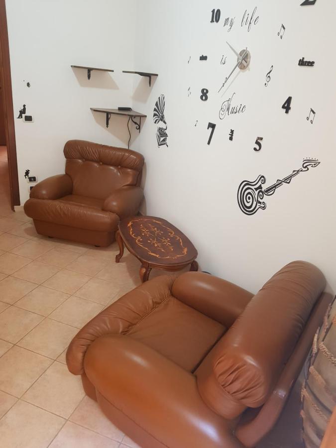 Casa Vacanza Tommy Pabillonis Esterno foto