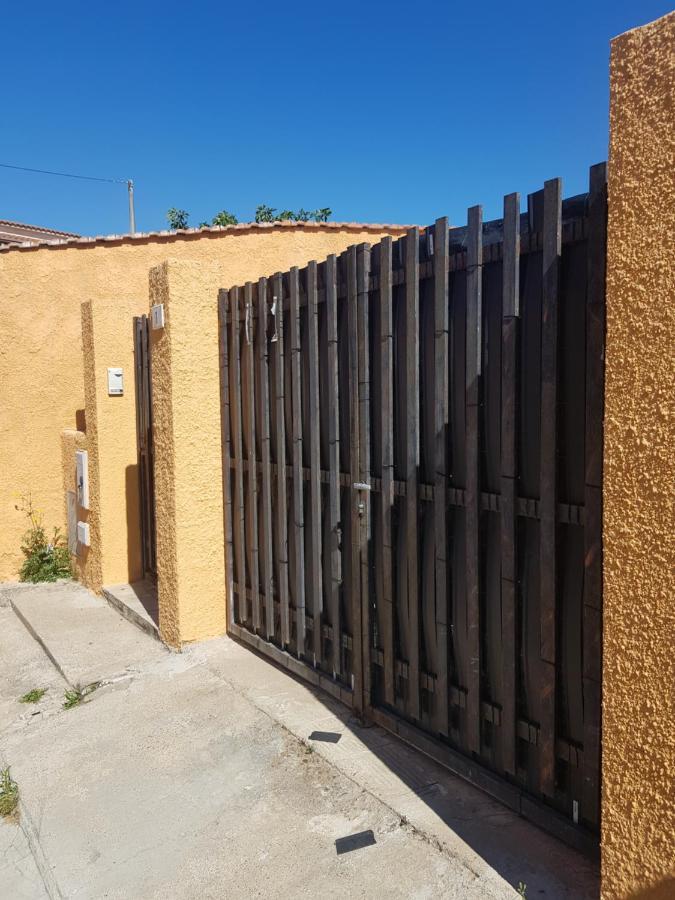 Casa Vacanza Tommy Pabillonis Esterno foto