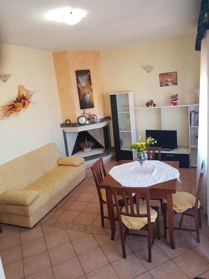 Casa Vacanza Tommy Pabillonis Esterno foto